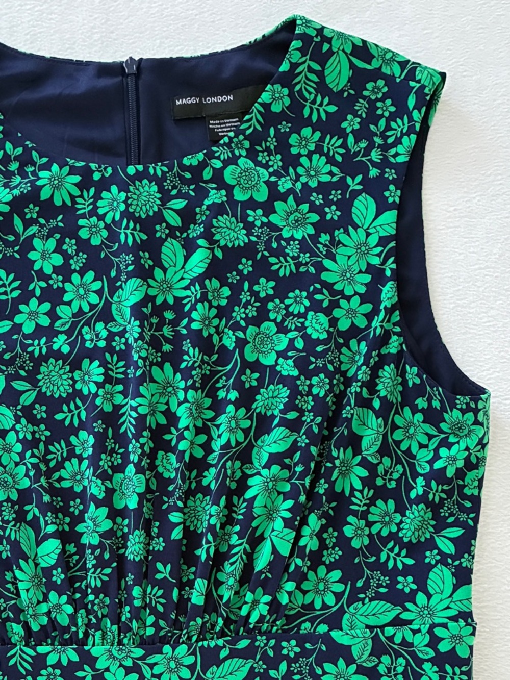 Maggy London Dress 8 Green Navy Floral Sleeveless Midi Fit & Flare Cottagecore - Picture 4 of 10